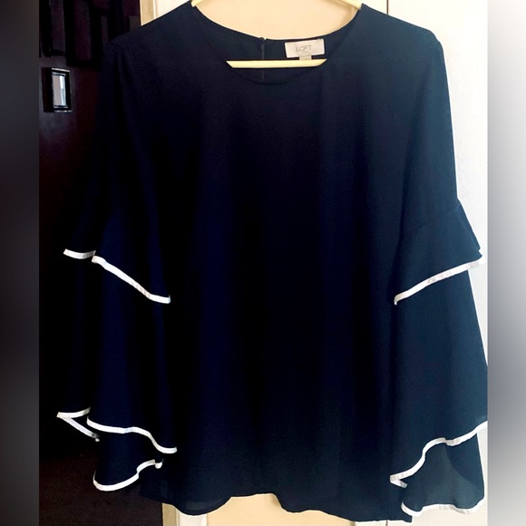 - LOFT" BLACK & WHITE RUFFLED BELL SLEEVE COTTON BLOUSE - Picture 5 of 5